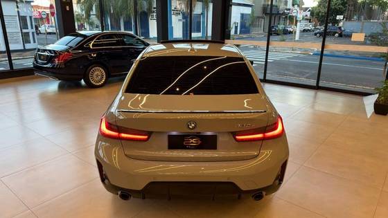 BMW 330e 2.0 16V TURBO HÍBRIDO M SPORT AUTOMÁTICO